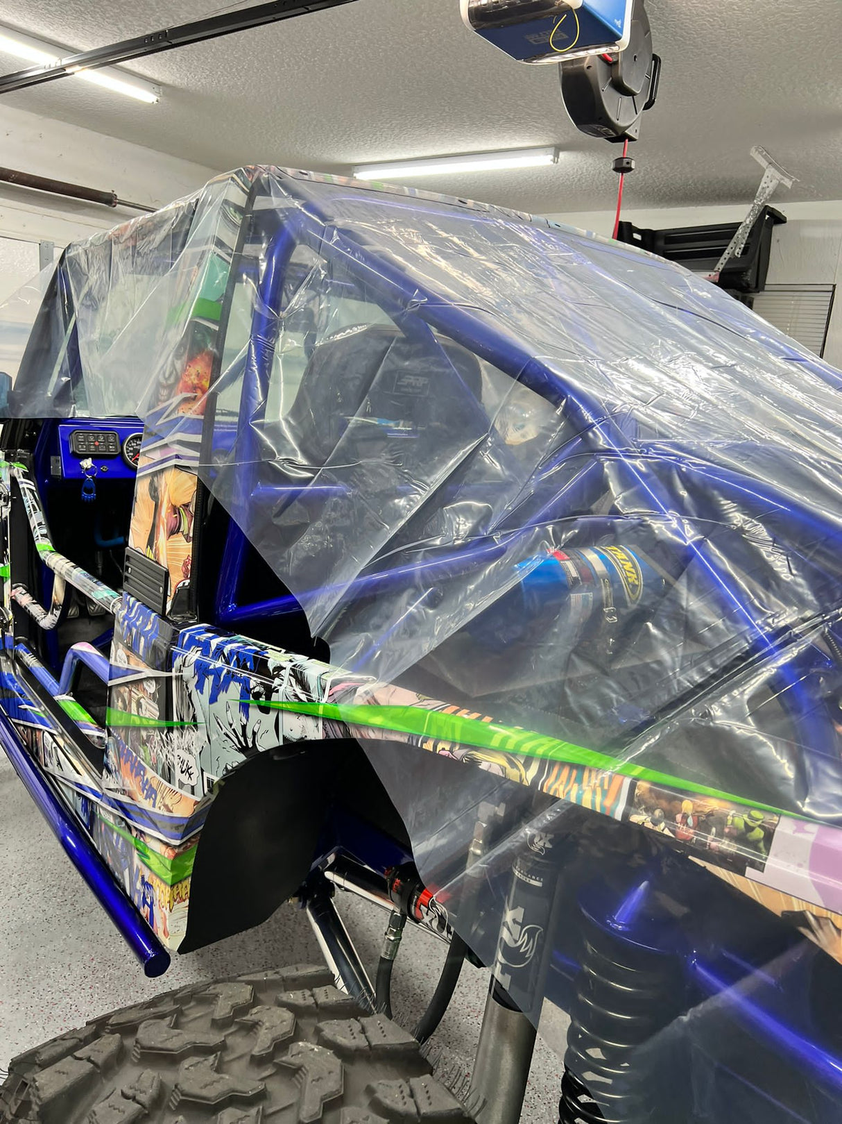 Plastic from the custom shape shade top kit on top of greengojohns build